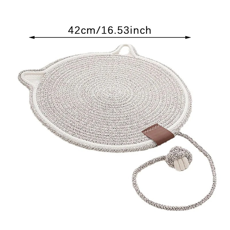 The rope scratching mat with its width: 42 cm across